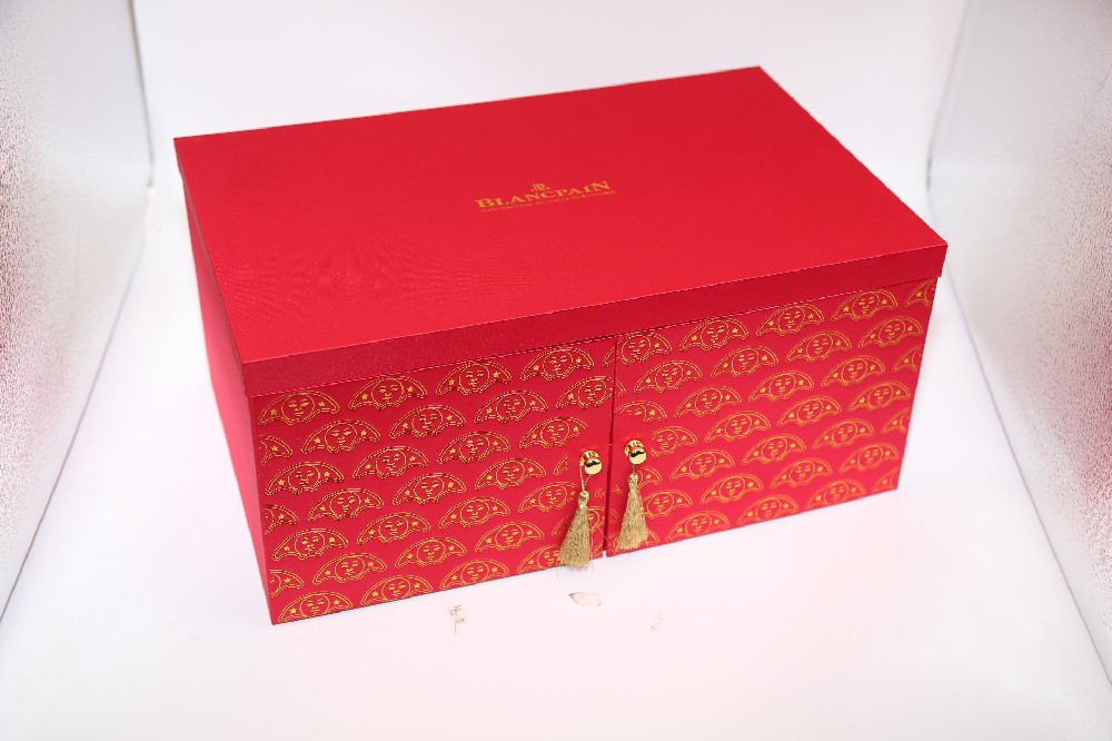 廣州包裝盒印刷廠- 專業印刷 以客戶為中心 文案5： 我們廣州包裝盒印刷廠引以為傲的是提供以客戶為中心的專業印刷服務。我們的目標是要改善客戶的商業價值和品牌影響力。聯系我們了解更多詳情。